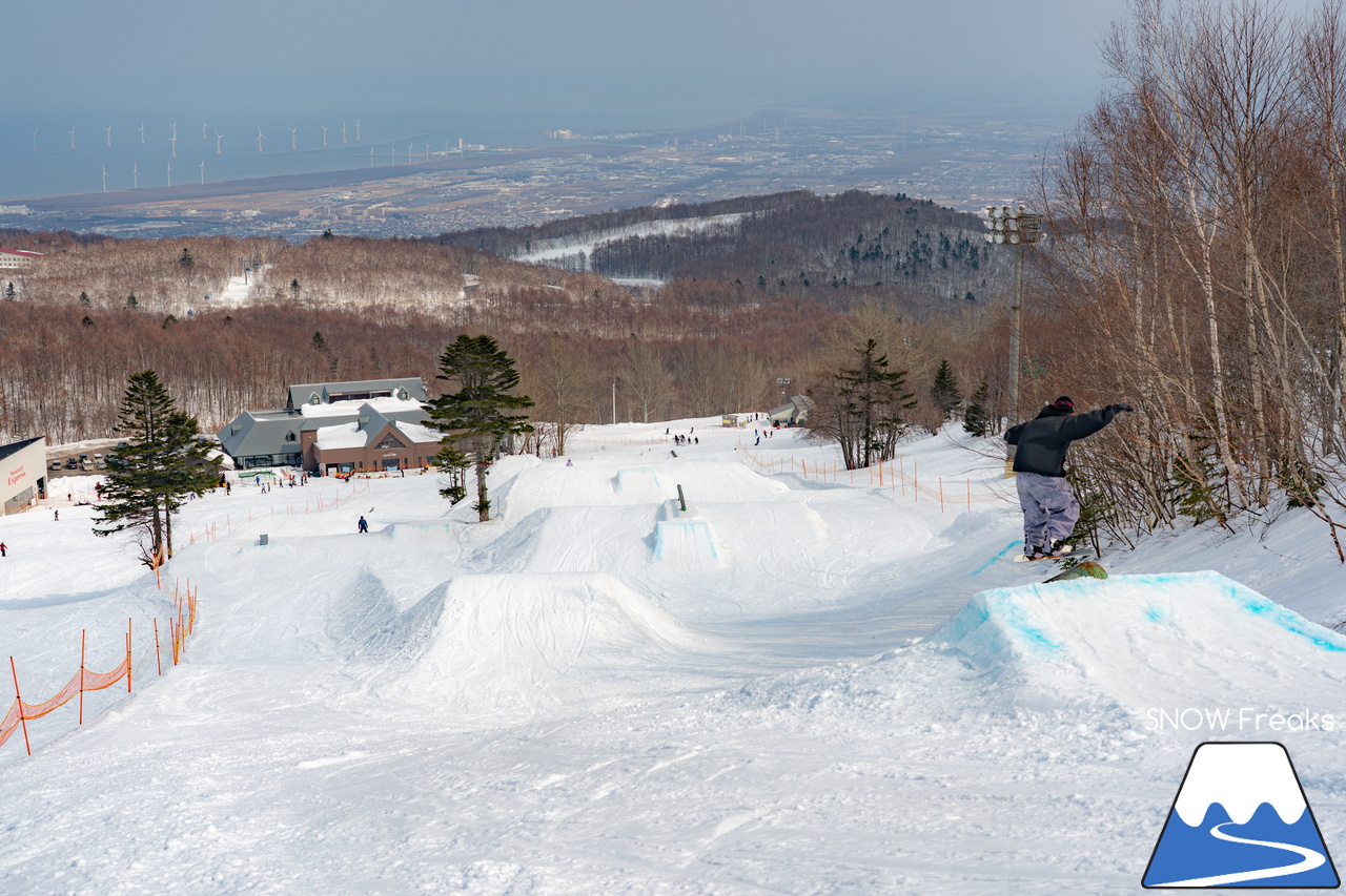 サッポロテイネ｜山頂積雪 285cm！絶好の春コンディションのゲレンデは、『アルペンスキー大会』『モーグル大会』『テイネ雪山祭り』『北海道米そり選手権2026』で大盛り上がり～(^^)v